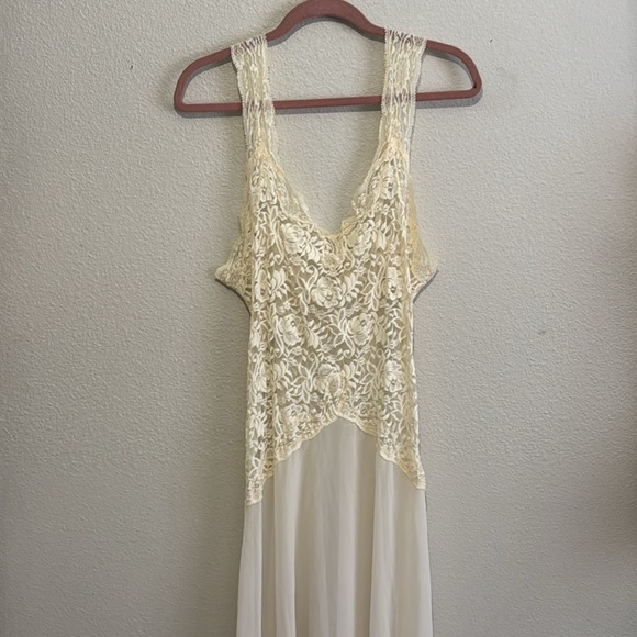 Victoria’s Secret Vintage Nightgown Lace Slip with Bows - Picture 2 of 8